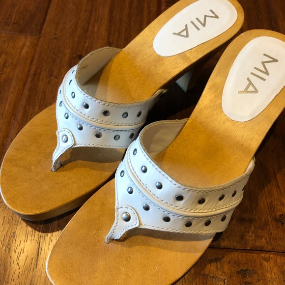 Mia Sandals - Picture 4 of 5